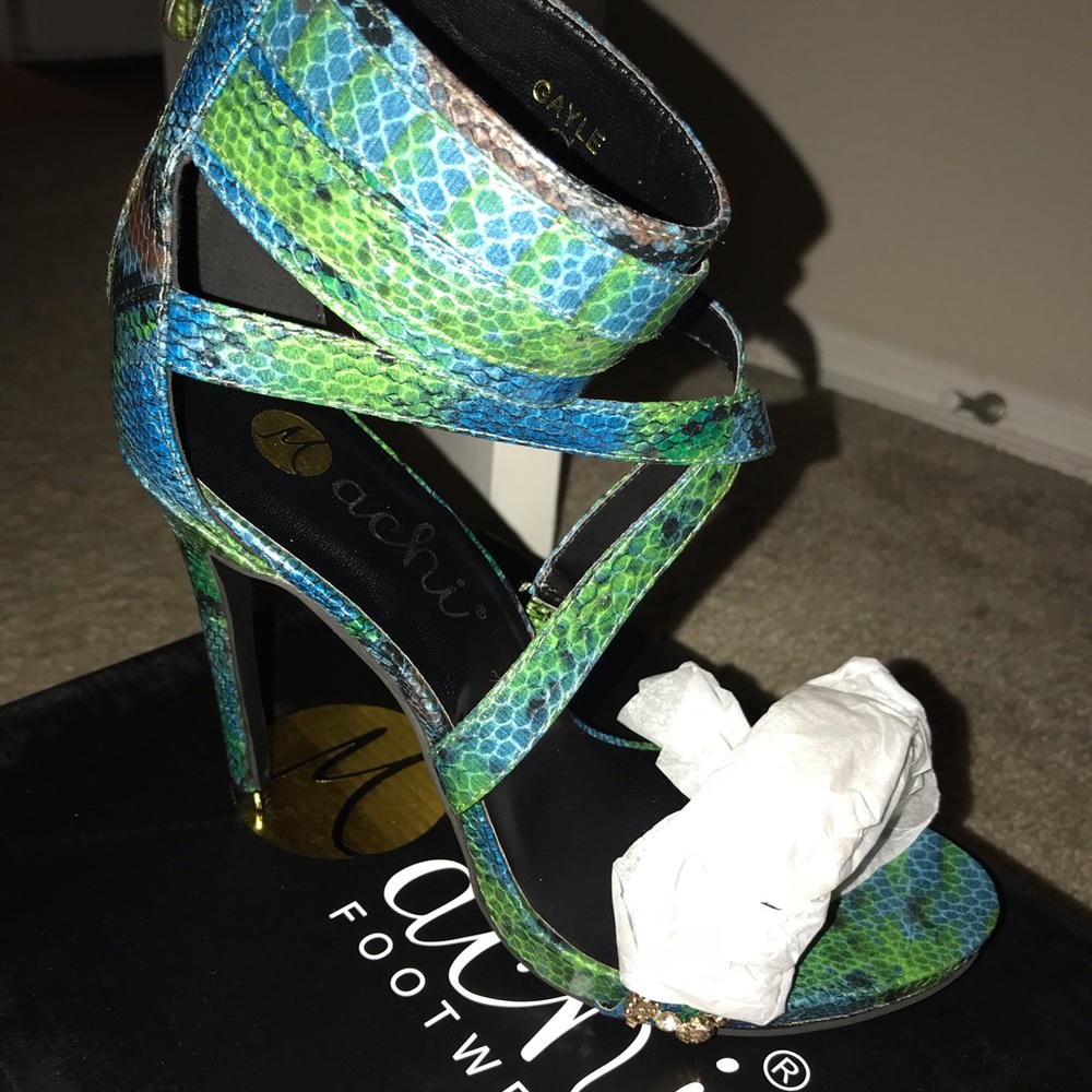 New Gorgeous Snake Skin Pump by Machi